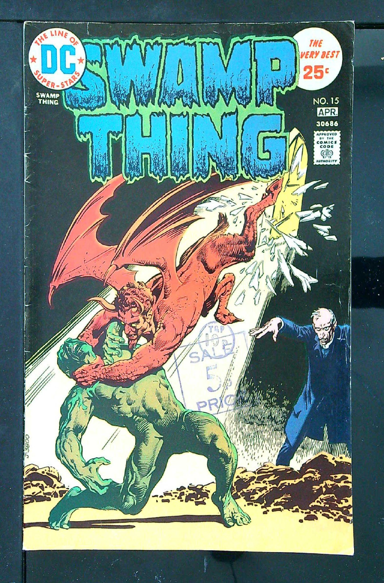 Cover of Swamp Thing (Vol 1) #15. One of 250,000 Vintage American Comics on sale from Krypton!